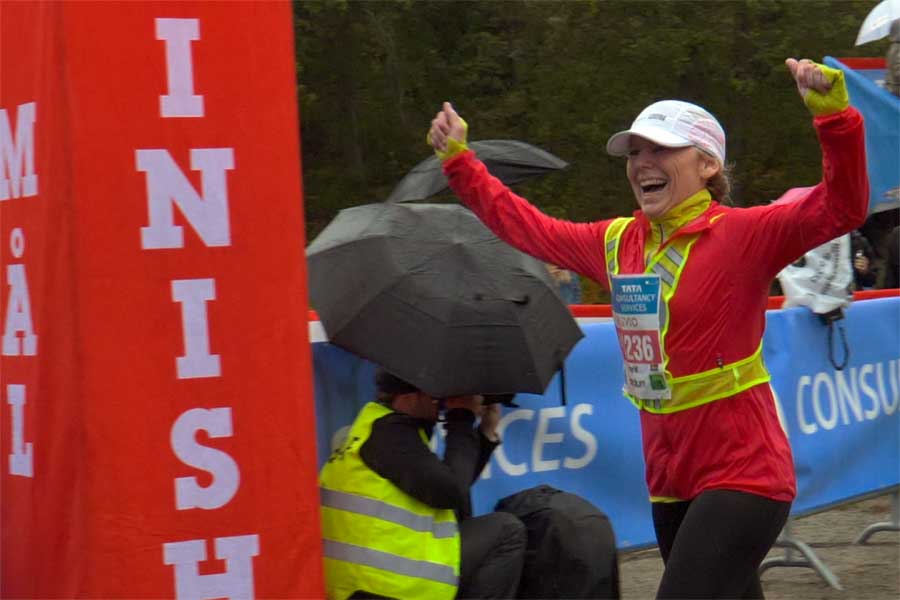 Springer i mål på Lidingöloppet 30 K